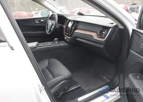 2023 Volvo Xc60 B5 Plus Bright Theme z USA, uszkodzony, nr VIN YV4L12RNXP1319346